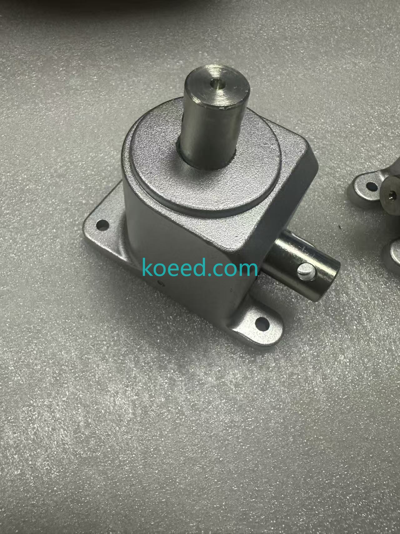 Right angle steering gear - Koeed Fashion View